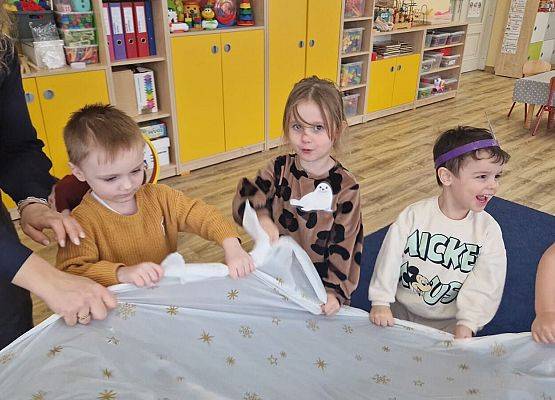 Grafika 12: 17.02.2026 Zimowe zabawy w grupie I