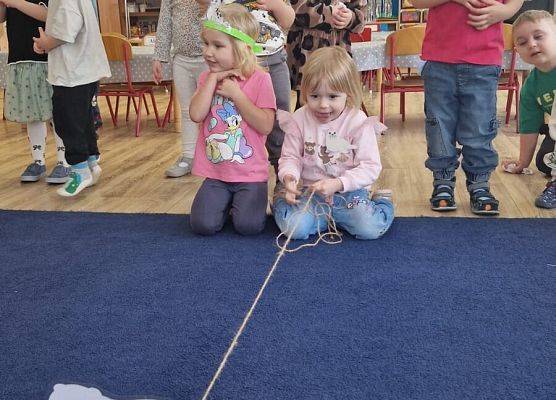 Grafika 9: 17.02.2026 Zimowe zabawy w grupie I