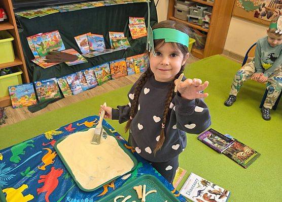 Grafika 18: 26.02.2026 Dzień Dinozaura gr II