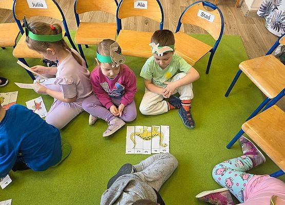 Grafika 16: 26.02.2026 Dzień Dinozaura gr II