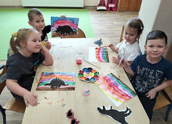 Grafika 28: 26.02.2026 Dzień Dinozaura gr II