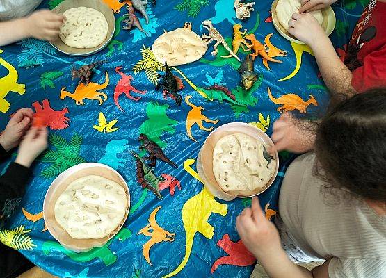 Grafika 37: 26.02.2026 Dzień Dinozaura gr II