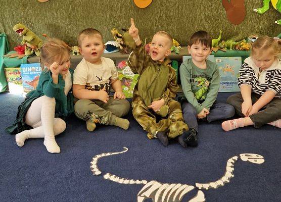 Grafika 21: 26.02.2026 Dzień Dinozaura gr I