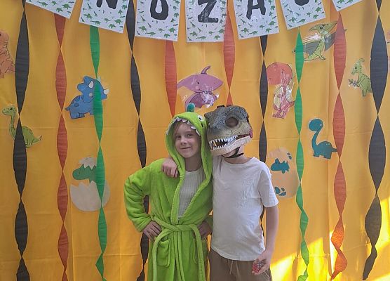 Grafika 1: 26.02.2026 Dzień Dinozaura gr III