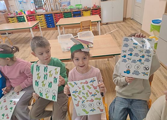 Grafika 13: 26.02.2026 Dzień Dinozaura gr III