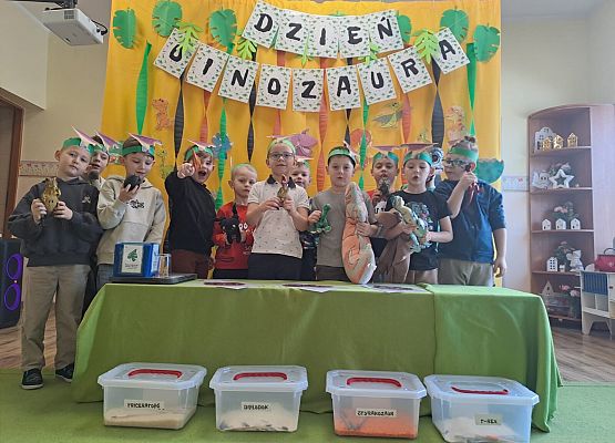 Grafika 22: 26.02.2026 Dzień Dinozaura gr III