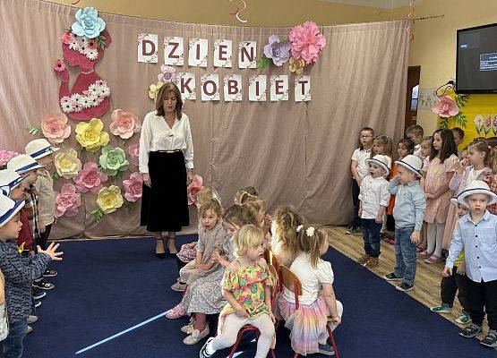 Grafika 15: 06.03.2026 Dzień Kobiet