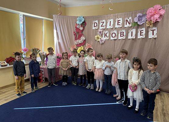 Grafika 24: 06.03.2026 Dzień Kobiet