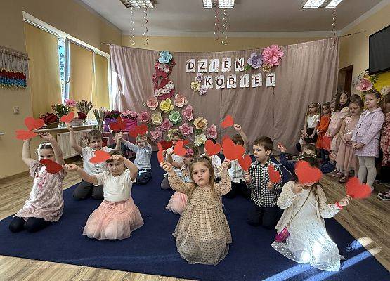 Grafika 32: 06.03.2026 Dzień Kobiet