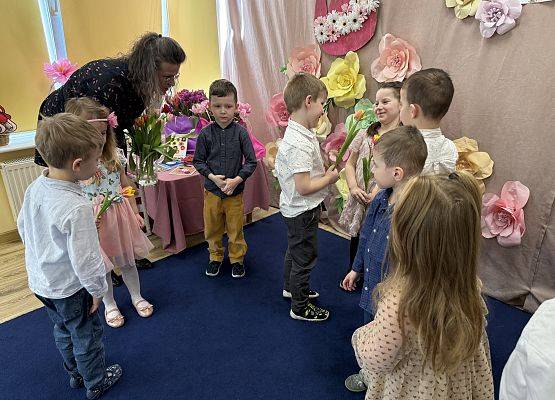 Grafika 36: 06.03.2026 Dzień Kobiet