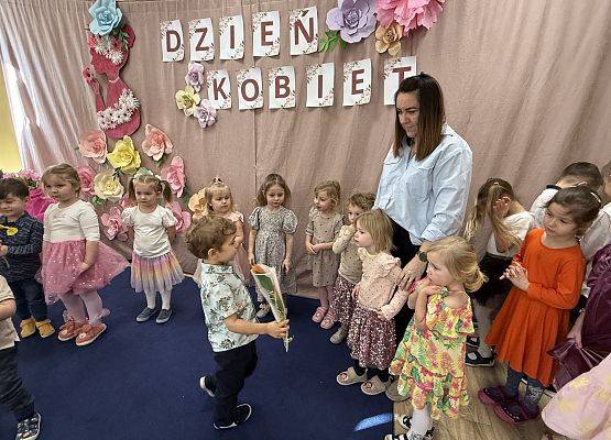 Grafika 40: 06.03.2026 Dzień Kobiet