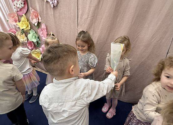 Grafika 43: 06.03.2026 Dzień Kobiet