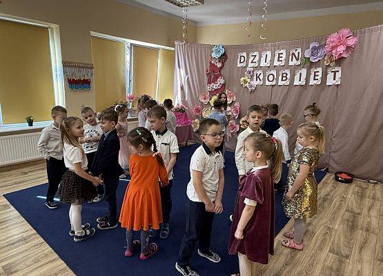 Grafika 58: 06.03.2026 Dzień Kobiet