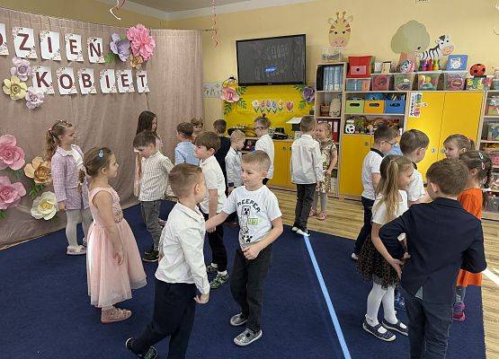 Grafika 60: 06.03.2026 Dzień Kobiet