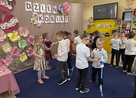 Grafika 68: 06.03.2026 Dzień Kobiet