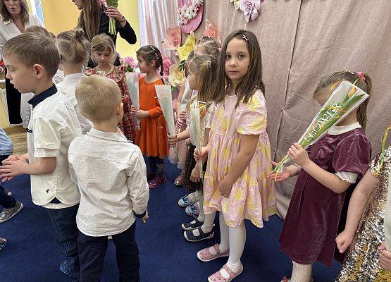 Grafika 73: 06.03.2026 Dzień Kobiet