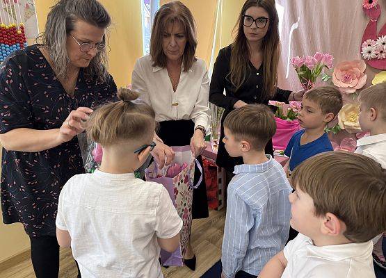 Grafika 74: 06.03.2026 Dzień Kobiet