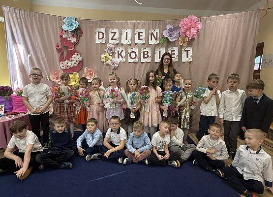 Grafika 84: 06.03.2026 Dzień Kobiet