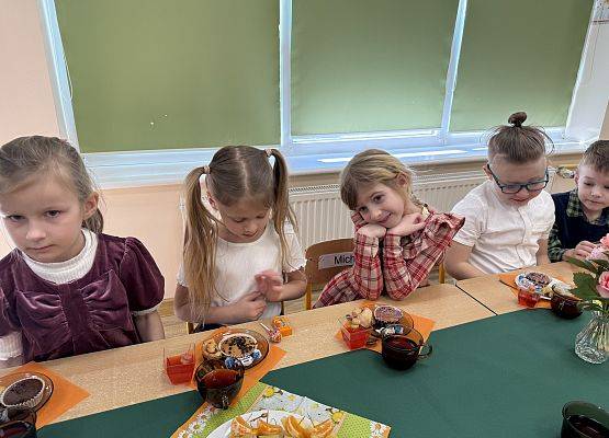 Grafika 93: 06.03.2026 Dzień Kobiet