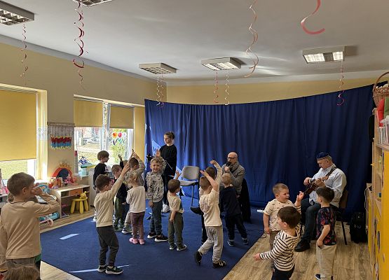 Grafika 8: 23.03.2026 Audycja muzyczna pt. "Wiosenna gimnastyka"