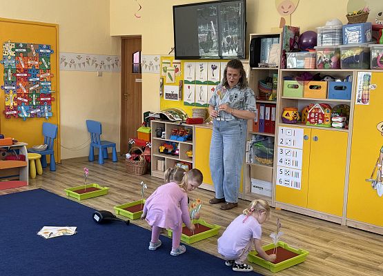 Grafika 29: 17.04.2026 Zajęcia otwarte dla rodziców Gr I - "Spotkanie z ogrodnikiem Stefanem"