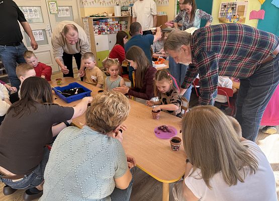 Grafika 45: 17.04.2026 Zajęcia otwarte dla rodziców Gr I - "Spotkanie z ogrodnikiem Stefanem"