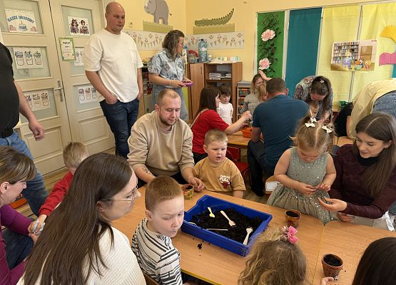 Grafika 46: 17.04.2026 Zajęcia otwarte dla rodziców Gr I - "Spotkanie z ogrodnikiem Stefanem"