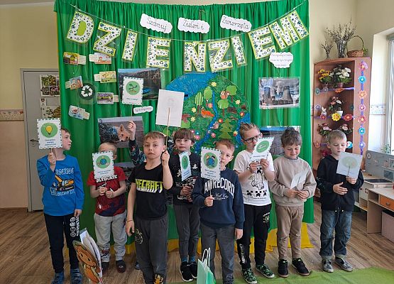 Grafika 30: 22.04.2026 Światowy Dzień Ziemi