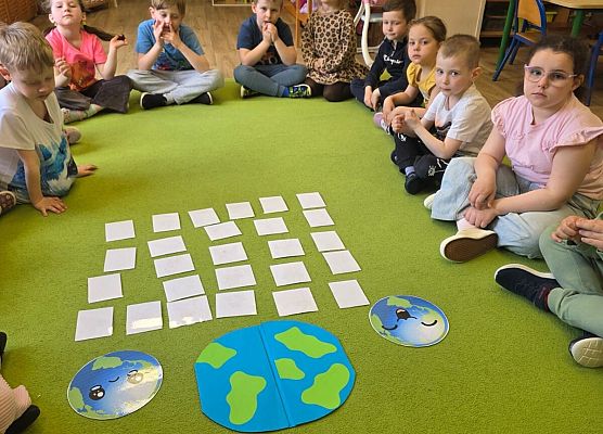 Grafika 40: 22.04.2026 Światowy Dzień Ziemi