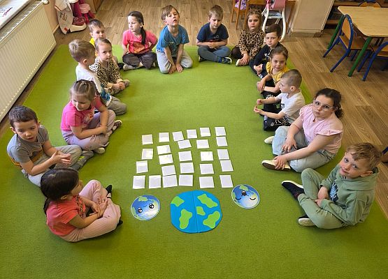 Grafika 41: 22.04.2026 Światowy Dzień Ziemi