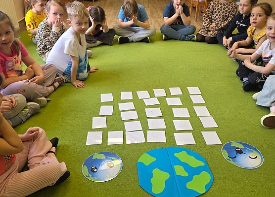 Grafika 42: 22.04.2026 Światowy Dzień Ziemi