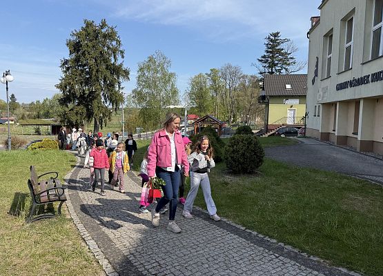 Grafika 2: 11.05.2026 Z wizytą w Bibliotece Publicznej w Wicku - gr III