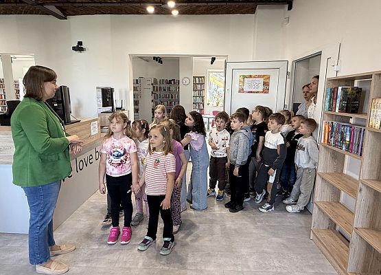 Grafika 9: 11.05.2026 Z wizytą w Bibliotece Publicznej w Wicku - gr III