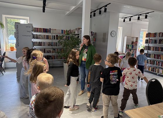 Grafika 21: 11.05.2026 Z wizytą w Bibliotece Publicznej w Wicku - gr III