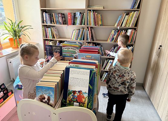 Grafika 22: 11.05.2026 Z wizytą w Bibliotece Publicznej w Wicku - gr III