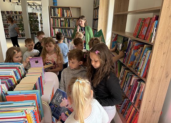 Grafika 23: 11.05.2026 Z wizytą w Bibliotece Publicznej w Wicku - gr III