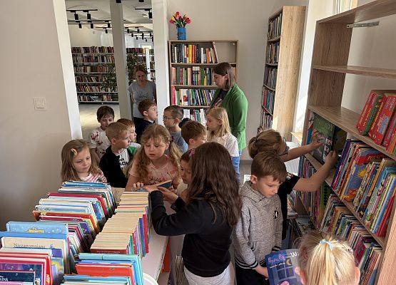 Grafika 24: 11.05.2026 Z wizytą w Bibliotece Publicznej w Wicku - gr III