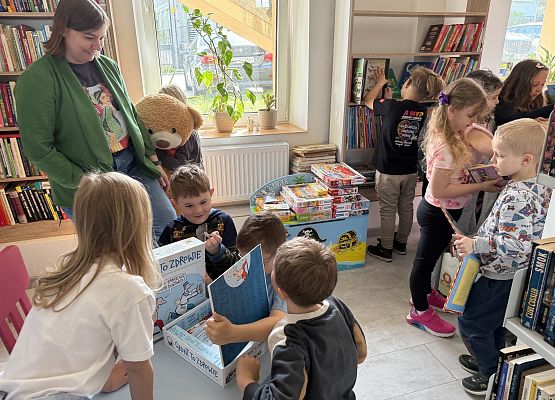 Grafika 29: 11.05.2026 Z wizytą w Bibliotece Publicznej w Wicku - gr III