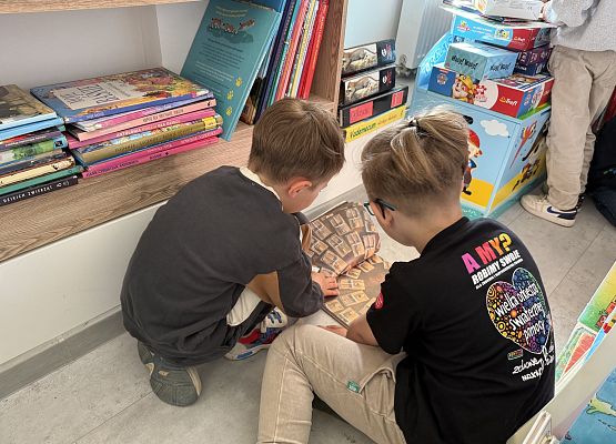 Grafika 33: 11.05.2026 Z wizytą w Bibliotece Publicznej w Wicku - gr III