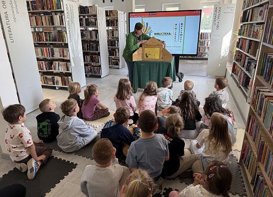 Grafika 38: 11.05.2026 Z wizytą w Bibliotece Publicznej w Wicku - gr III