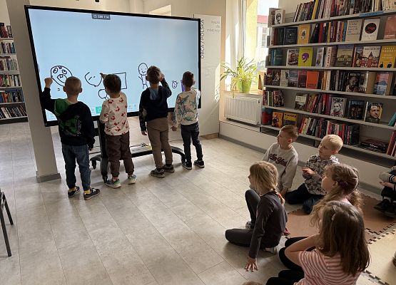 Grafika 45: 11.05.2026 Z wizytą w Bibliotece Publicznej w Wicku - gr III