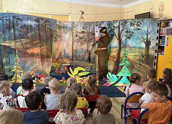 Grafika 15: 14.05.2026 Przedstawienie teatralne pt."W krainie bajek"