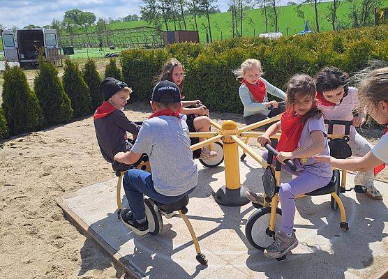 Grafika 28: 21.05.2026 Wycieczka Gr III - Park Rozrywki Czarogrody w Celbowie