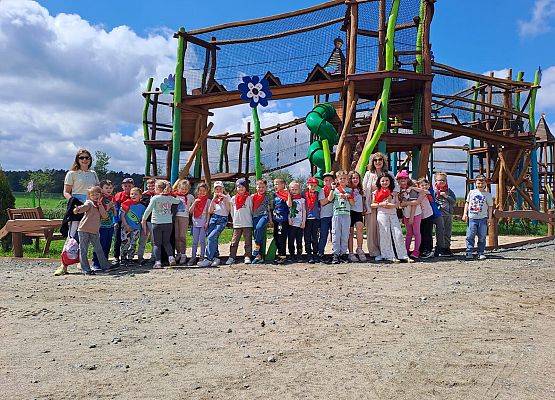 Grafika 35: 21.05.2026 Wycieczka Gr III - Park Rozrywki Czarogrody w Celbowie