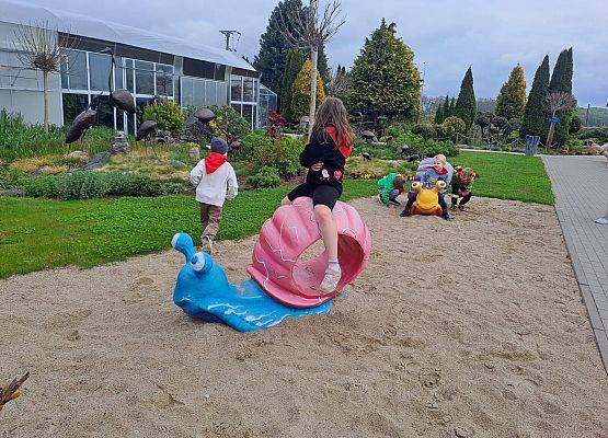 Grafika 88: 21.05.2026 Wycieczka Gr III - Park Rozrywki Czarogrody w Celbowie