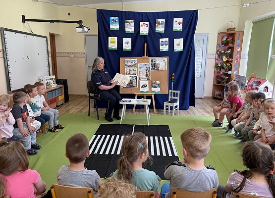 Grafika 8: 09.06.2026 Spotkanie z Panią Policjant "Bezpieczne wakacje"