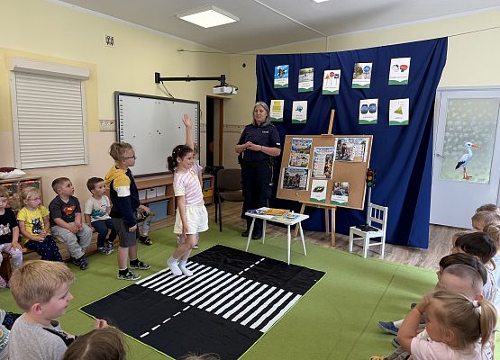 Grafika 22: 09.06.2026 Spotkanie z Panią Policjant "Bezpieczne wakacje"