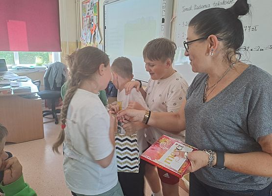 Grafika 3: Starszaki z wizytą w Szkole Podstawowej w Wicku