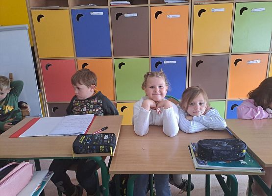 Grafika 10: Starszaki z wizytą w Szkole Podstawowej w Wicku