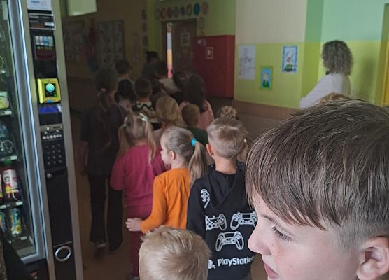 Grafika 24: Starszaki z wizytą w Szkole Podstawowej w Wicku